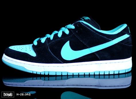 nike sb dunk low tiffany